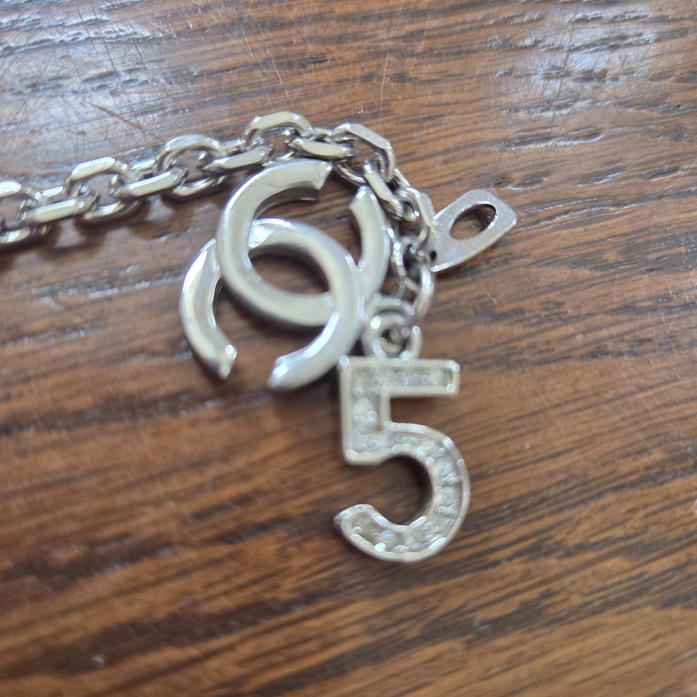 Chic Silver Bracelet with Number Charm